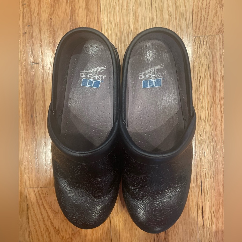 Dansko LT Pro black tooled clogs - Picture 4 of 10
